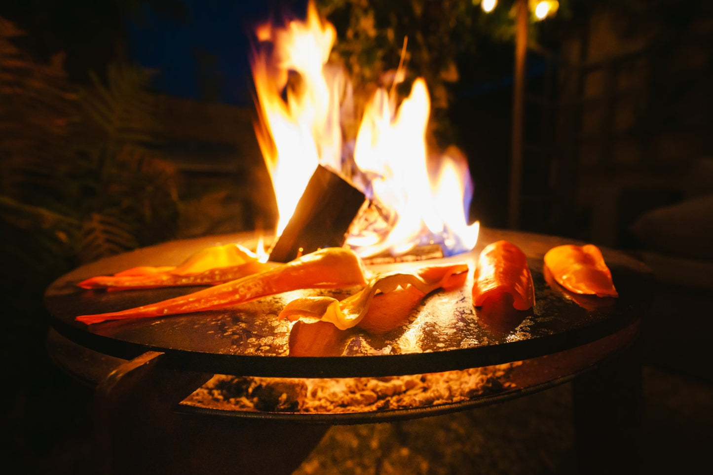 Adezz Cosa Fire Pit and Plancha Grill | Corten Steel