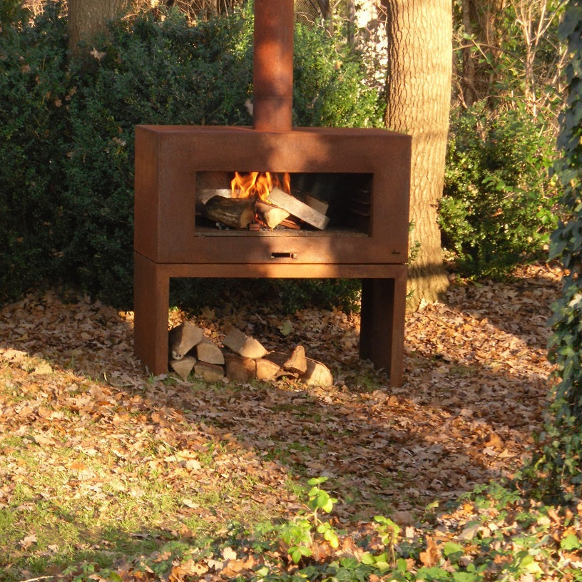 Adezz Enok Outdoor Fireplace | Coated or Corten Steel