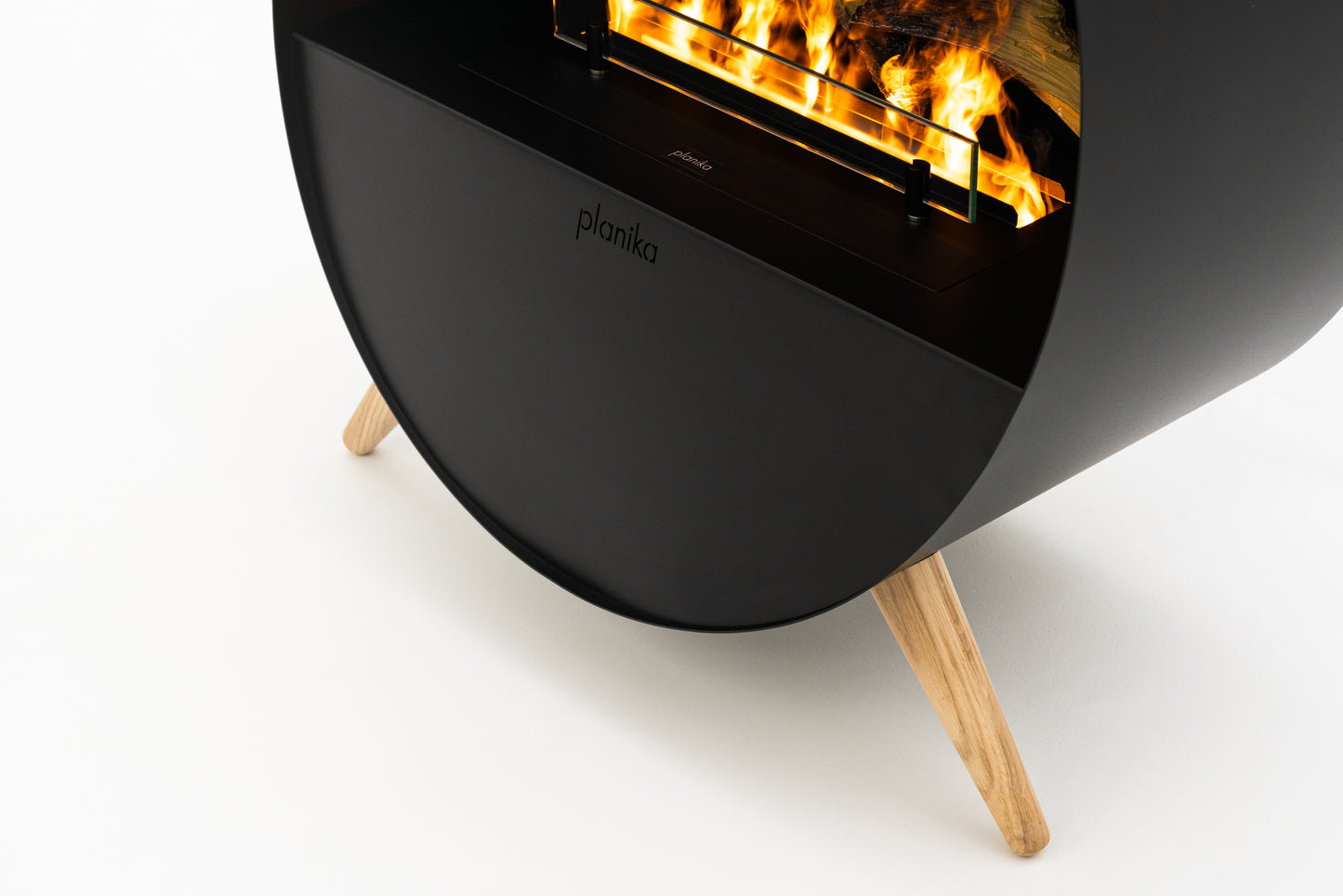 Planika Misty | Remote Controlled Freestanding Water Vapor Indoor Fireplace