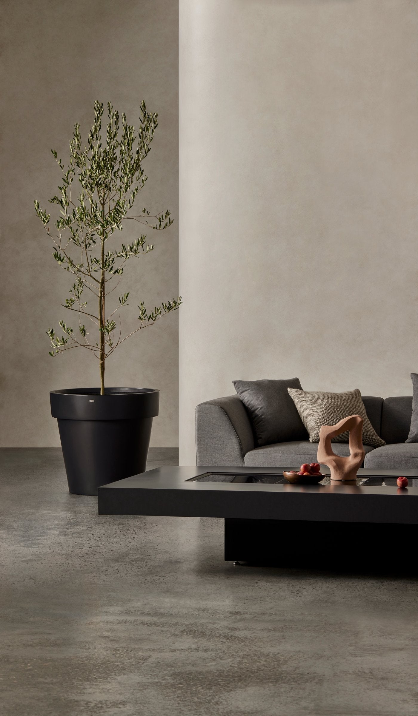 EcoSmart Fire Gin 90 (Low) Fire Pit Table lifestyle