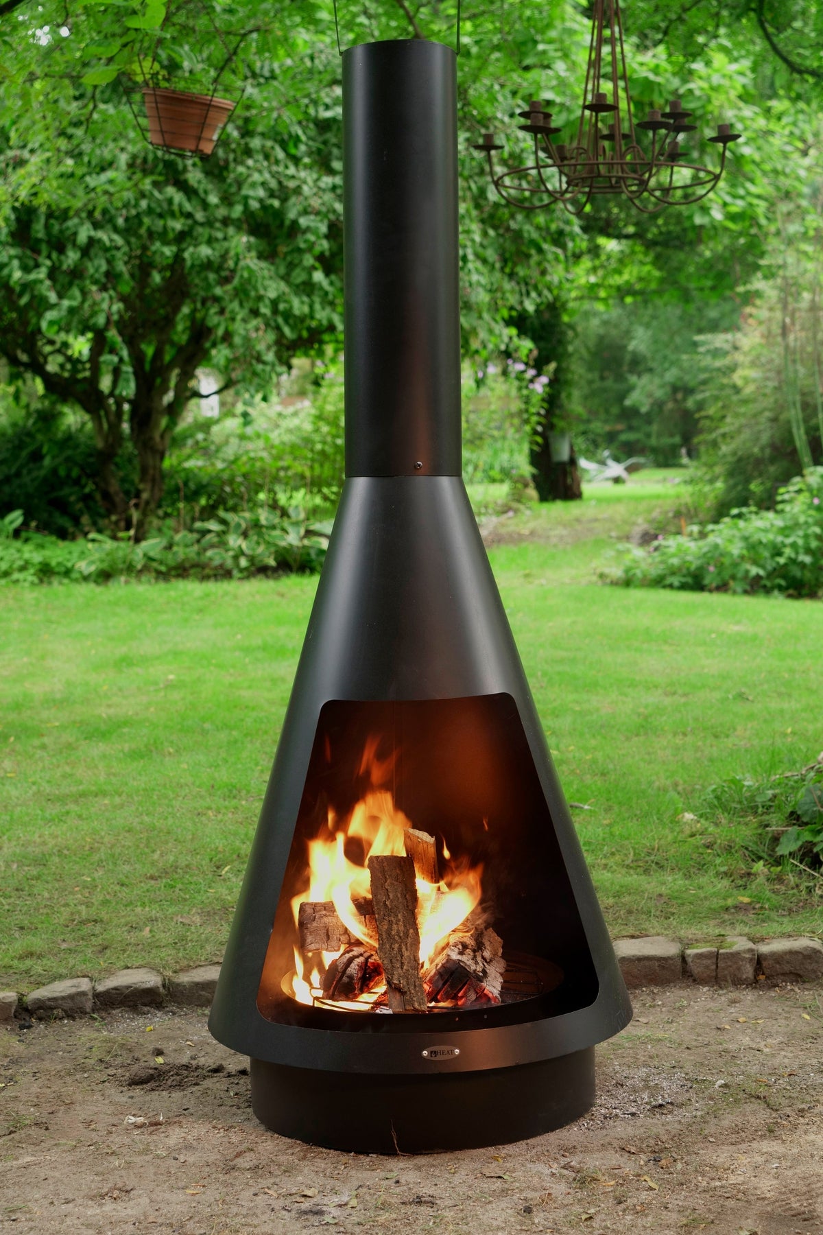 HEAT Outdoor Living HEAT La Luz Garden Fireplace lifestyle