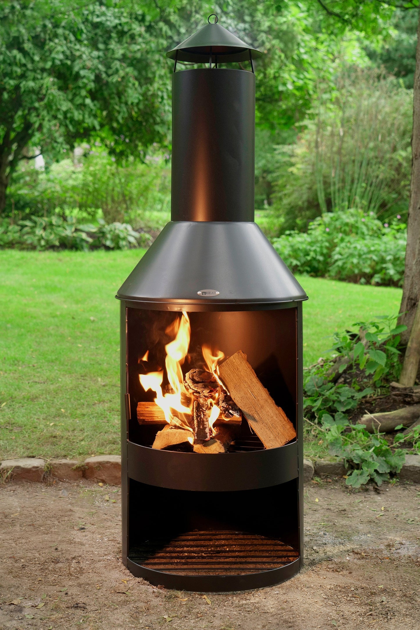 HEAT Outdoor Living HEAT Larvik Garden Fireplace lifestyle