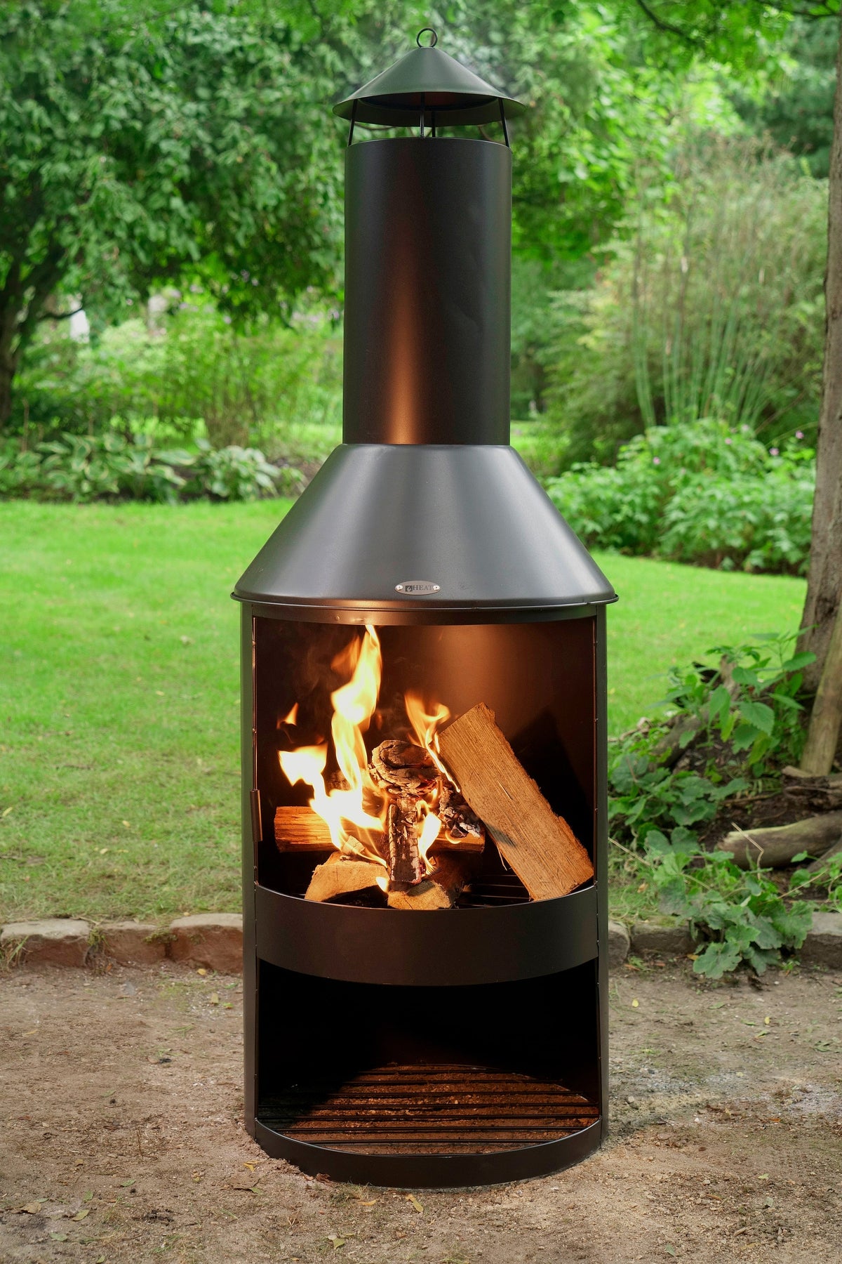HEAT Outdoor Living HEAT Larvik Garden Fireplace lifestyle