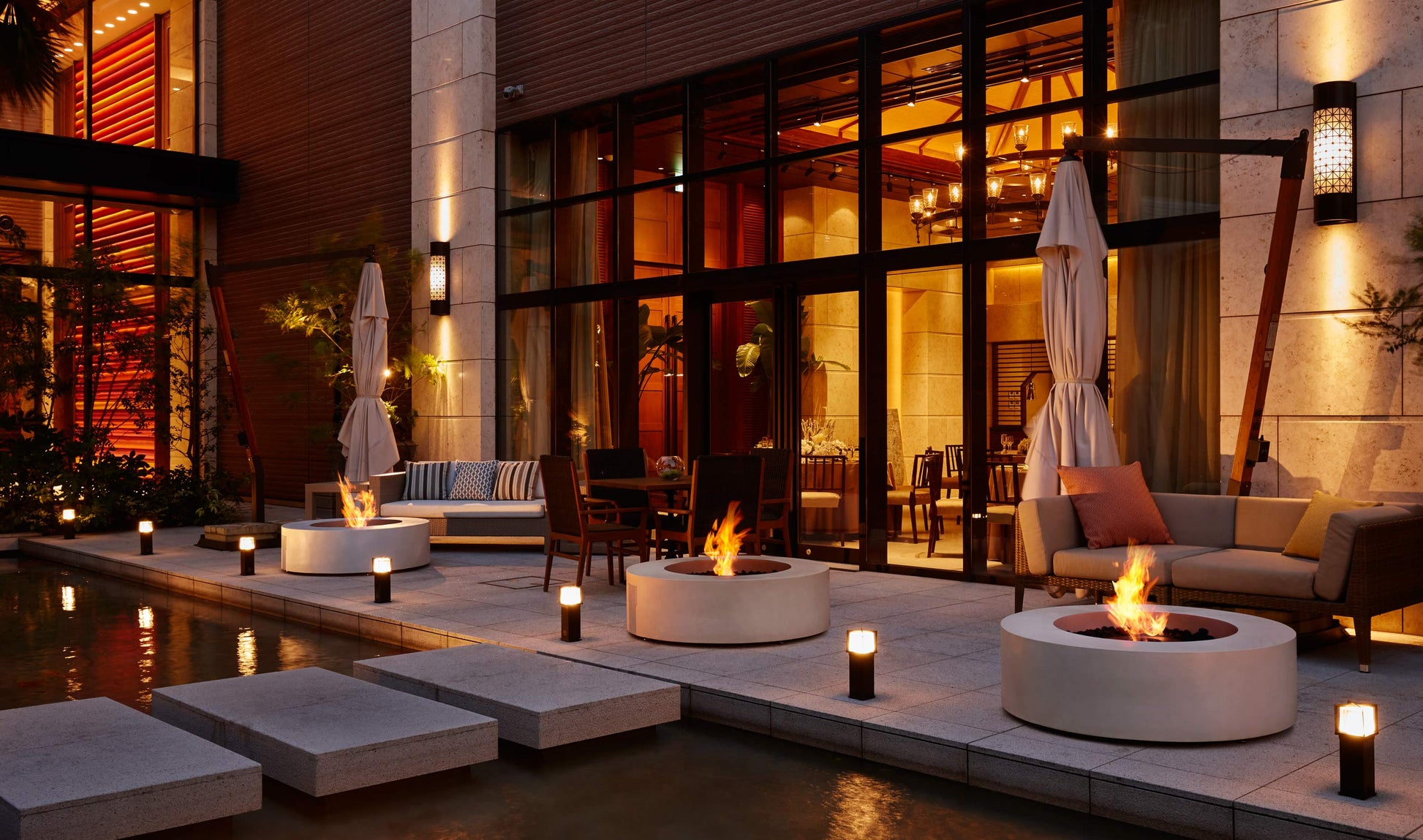 EcoSmart Fire Ark 40 Round Fire Pit Table, 100cm, Concrete or Teak, Indoor and Outdoor, Bioethanol or Gas