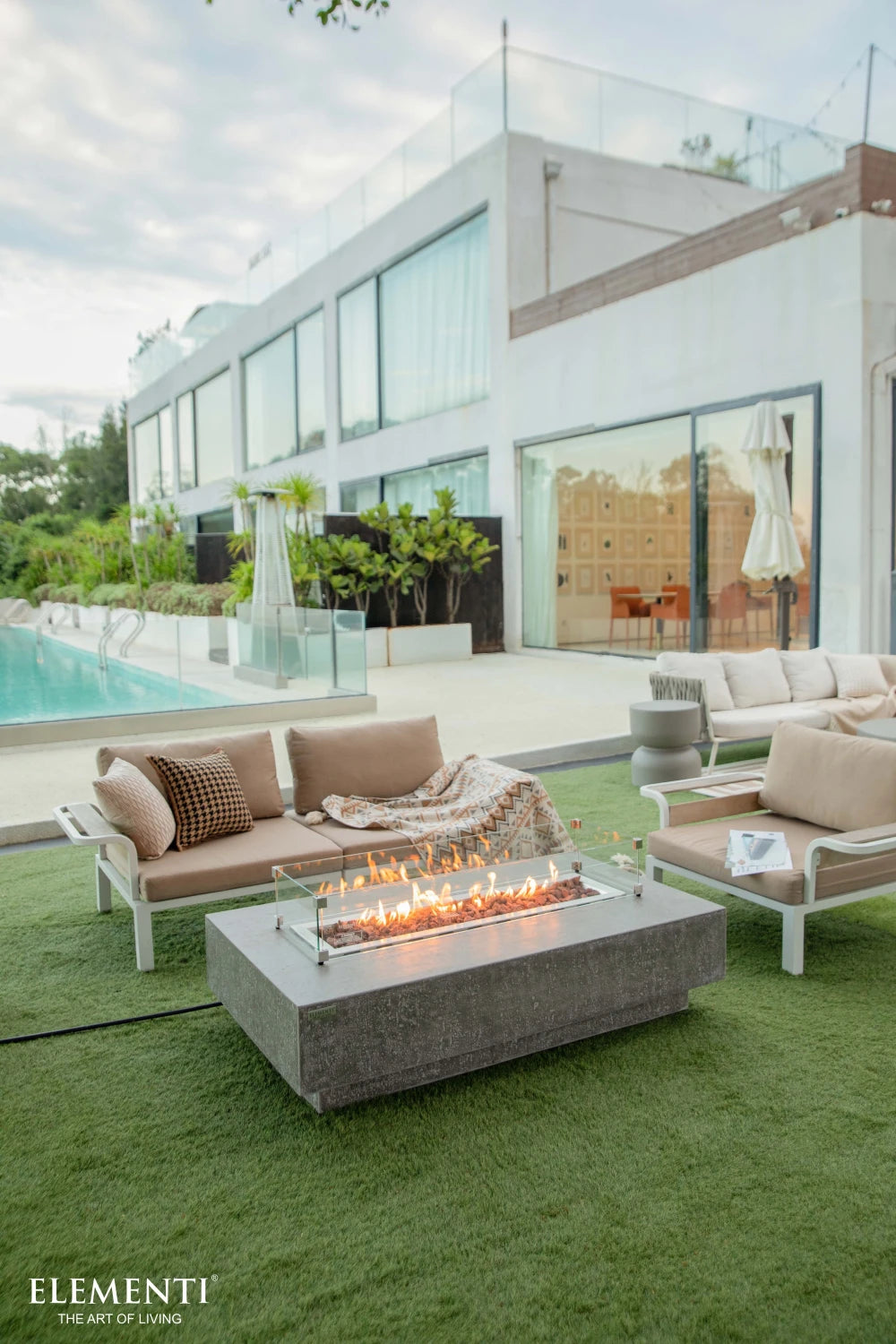 Elementi Hampton Gas Fire Pit Table | Light Grey