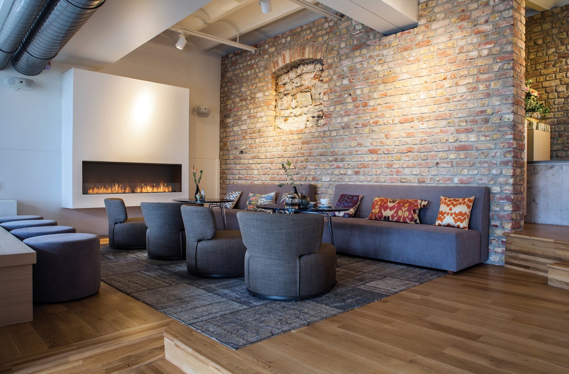 EcoSmart Fire Flex 104SS Fireplace Insert lifestyle render (CGI, no real installation photography exists for this size)