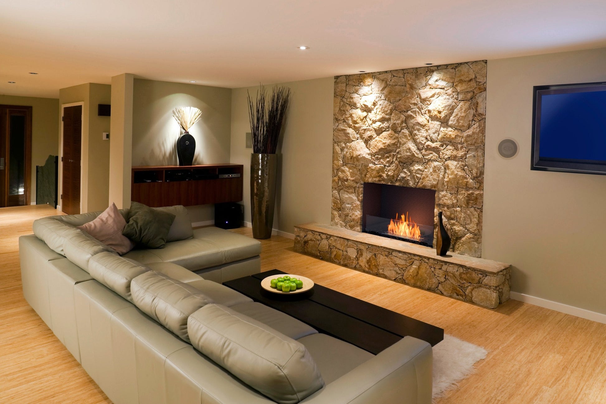 EcoSmart Fire Flex 32SS Fireplace Insert lifestyle