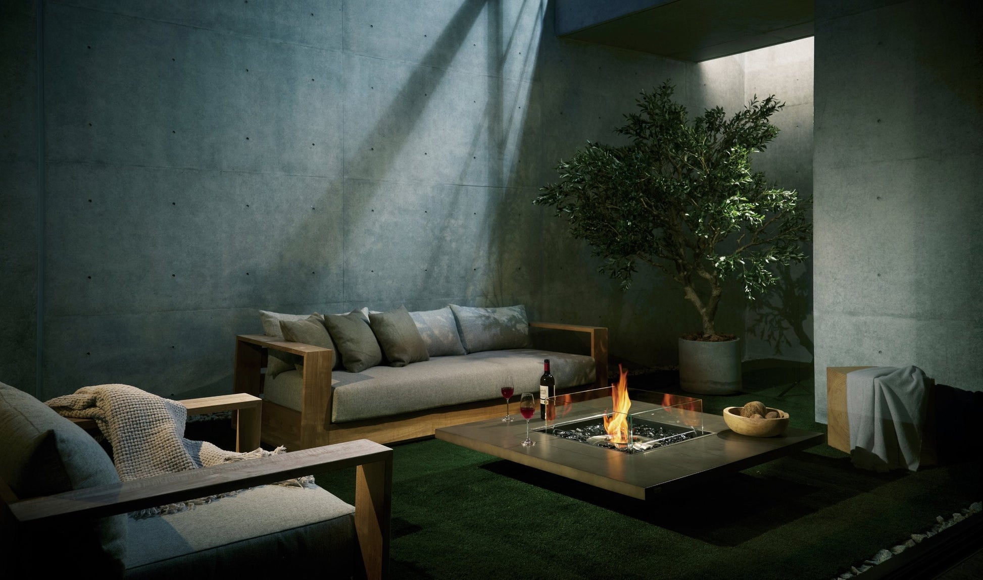 EcoSmart Fire Vertigo 50 Fire Pit Table lifestyle